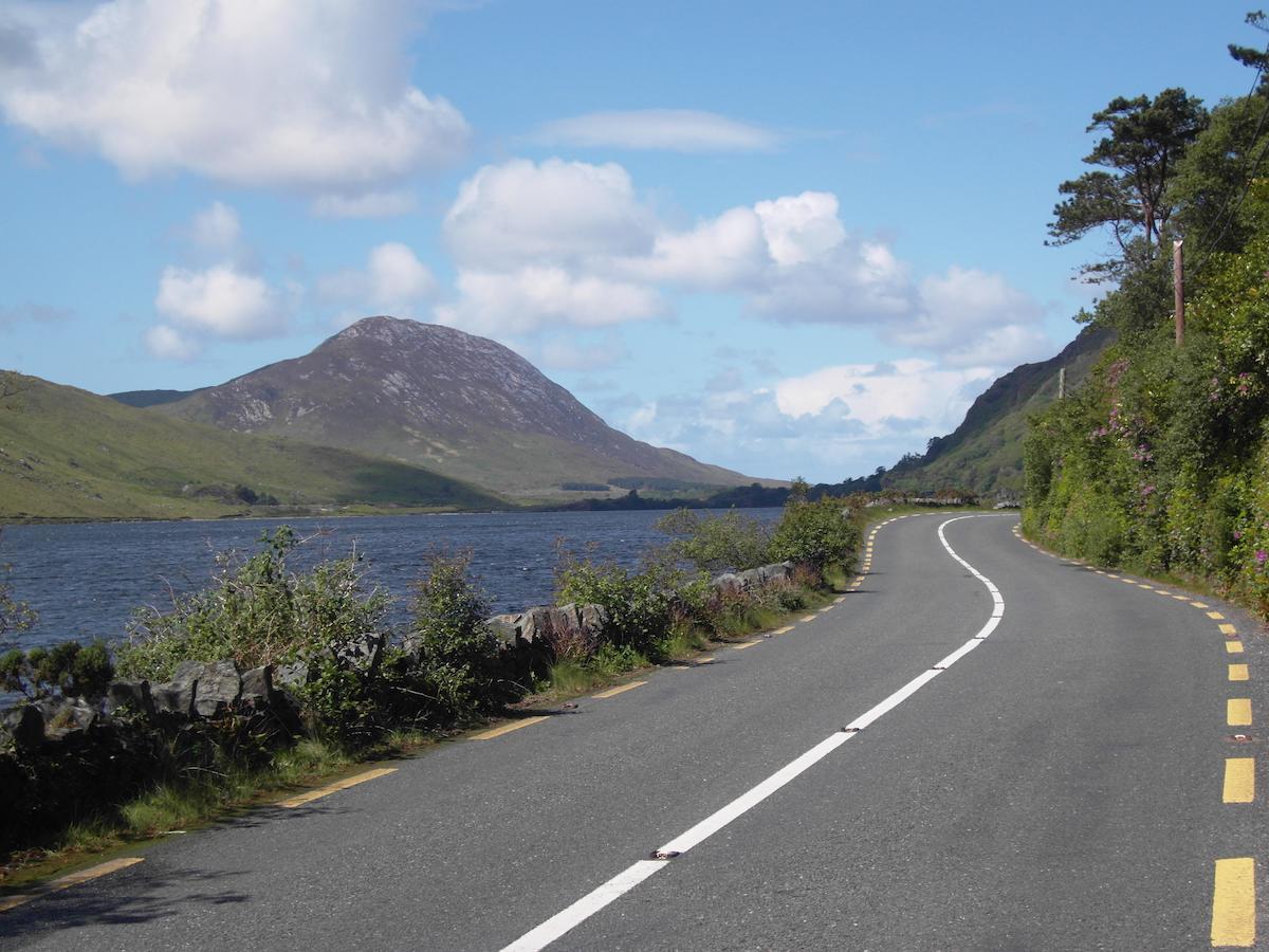 Kylemore Pass Hotel Letterfrack Eksteriør billede